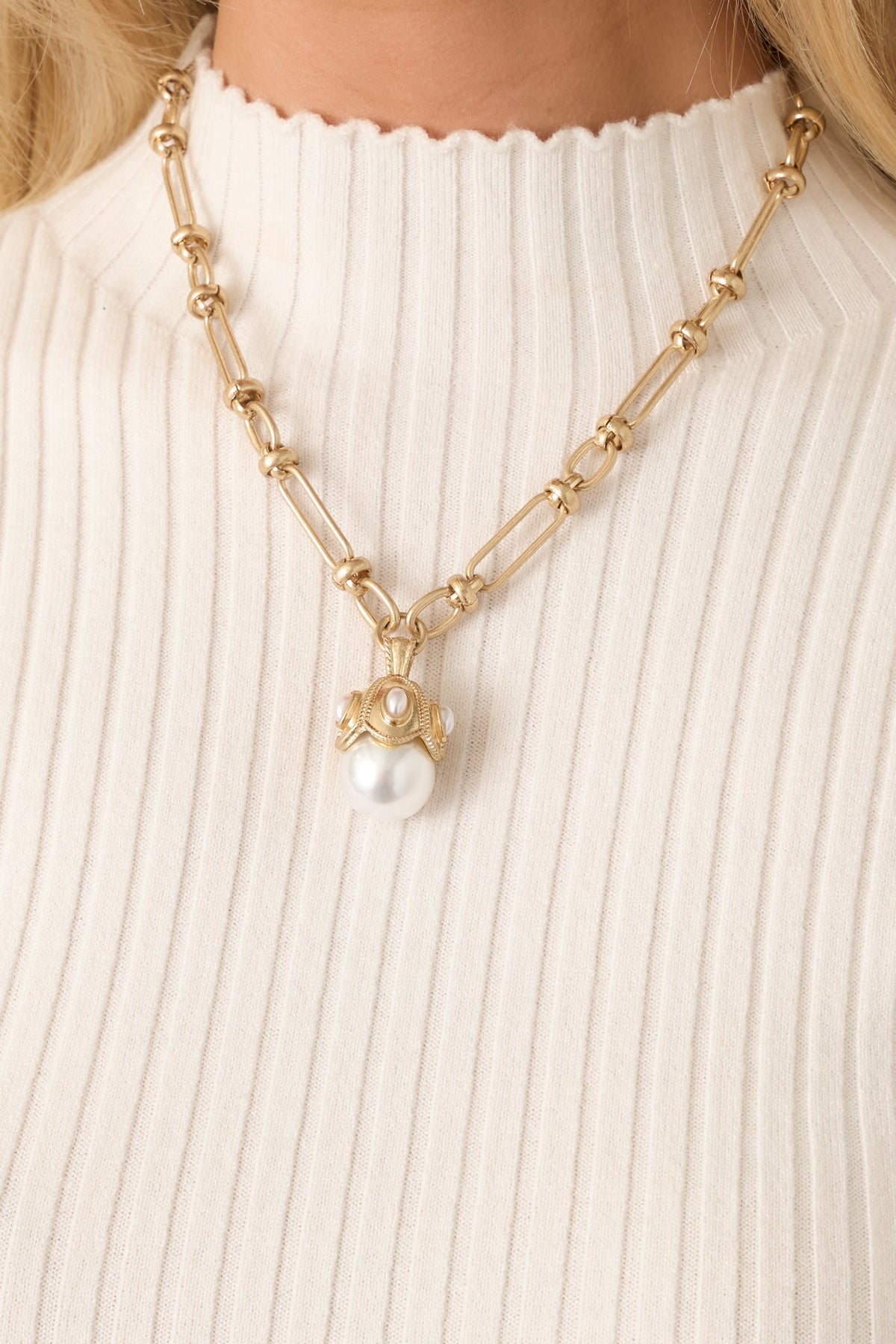 A Token of Affection Gold Pearl Pendant Chain Necklace